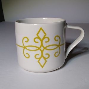 Starbucks White Gold Diamond Filigree Scroll . 2015 . 12 oz Mug . pre-owned